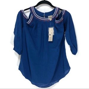 Como Vintage Cold Shoulder Top NWT Embroidered Trim Blue White Red Petite Medium